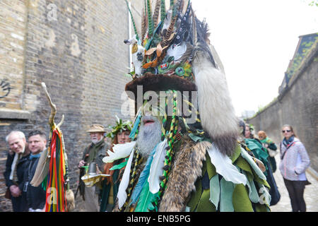 Greenwich, London, UK. 1er mai 2015. La troupe Fowlers & The Deptford Jack dans le vert. La Deptford Jack dans le Livre vert s'éteint dans le sud-est de Londres et la ville chaque jour de mai. Crédit : Matthieu Chattle/Alamy Live News Banque D'Images