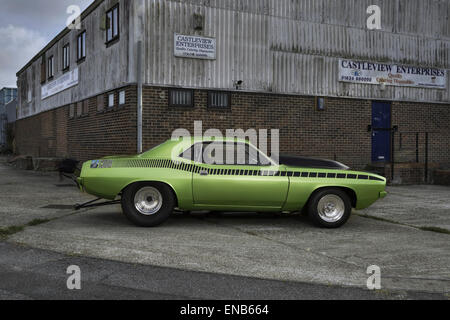 Plymouth barracuda dans un emplacement urbain Banque D'Images