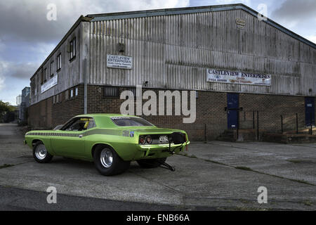 Plymouth barracuda dans un emplacement urbain Banque D'Images