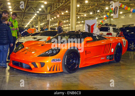 Moscow Tuning Show 2015. Saleen Orange Banque D'Images