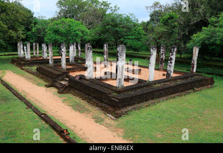 Site du patrimoine mondial de l'UNESCO, l'ancienne cité de Polonnaruwa, Sri Lanka, Asie - ruines à Potgul site Pedesa Banque D'Images