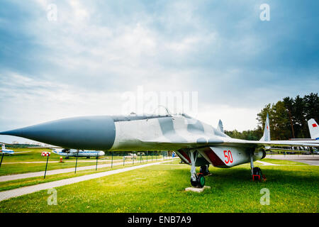 Fédération des chasseurs de première ligne polyvalent soviétique Mikoyan MiG-29 de quatrième génération. Développé par le bureau d'études Mikoyan Banque D'Images