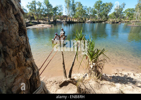 River Crossing, Mont Barnet de camping, Kimberley, Western Australia, WA, Australie Banque D'Images