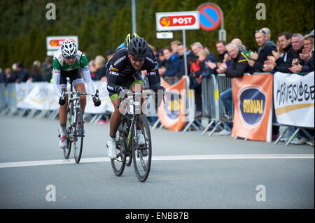 Viborg, Danemark. 1er mai 2015. Course cycliste internationale (UCI 1.2) BLIZ - Merida Crédit : Brian Bjeldbak/Alamy Live News Banque D'Images