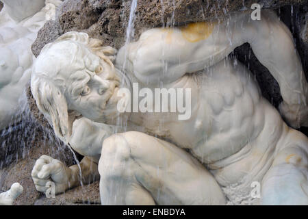 Le détail de l'alimentation de la fontaine en mer par Rudolf Weyr à Vienne, Autriche Banque D'Images