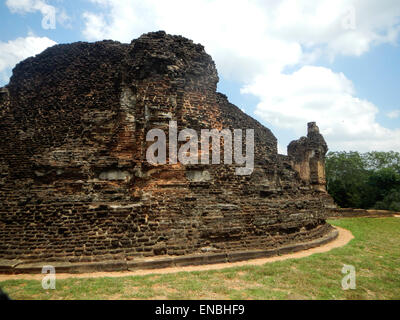 Site du patrimoine mondial de l'UNESCO, l'ancienne cité de Polonnaruwa, Sri Lanka, Asie - ruines à Potgul site Vihara Banque D'Images