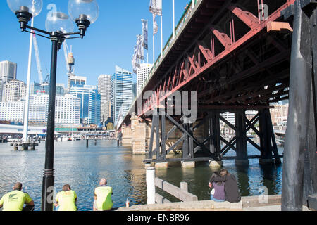 Pyrmont Bridge Darling Harbour et le centre-ville de Sydney, Australie Banque D'Images