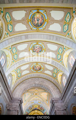 Plafond peint de la Sao Bento da Porta Aberta Basilique sanctuaire, le second sanctuaire le plus visité au Portugal. Banque D'Images