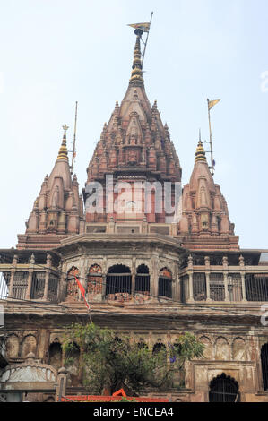 Varanasi, Inde - 28 janvier 2015 : Temple sur les Ghats du Gange dans la ville sainte de Varanasi en Inde Banque D'Images