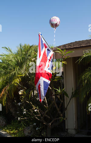 Santa Ana, Californie, USA. 2 mai, 2015. Assurance britannique décore sa maison de célébration de la naissance du royal baby Banque D'Images