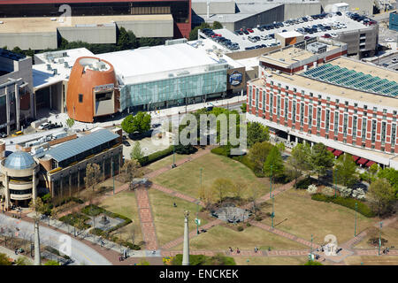 Le centre-ville d'Atlanta Atlanta en Georga USA photographié le College Football Hall of Fame est un temple de la renommée et musée consacré à colle Banque D'Images