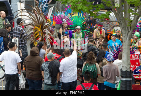 Seattle, Washington, USA. 1er mai 2015. 14e jour de mai mars pour les droits des immigrants et des travailleurs, United States District Court, Seattle, Washington, le 1 mai 2015 Crédit : Marilyn Dunstan/Alamy Live News Banque D'Images