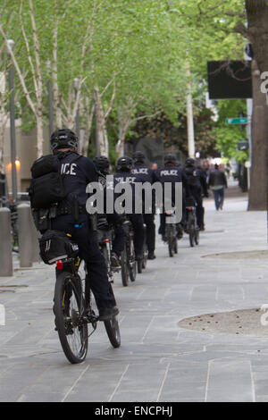 Seattle, Washington, USA. 1er mai 2015. 14e jour de mai mars pour les droits des immigrants et des travailleurs, United States District Court, Seattle, Washington, le 1 mai 2015 Crédit : marilyn dunstan/Alamy live news Banque D'Images