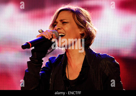 Irene Grandi joué en direct à l'assemblée annuelle 1 mai, tenue du Concert les trois principaux syndicats italiens : CGIL, CISL et UIL à Piazza S. Giovanni à Rome. Son dernier album est intitulé "Un vento senza nome". (Photo de Elena Aquila/Pacific Press) Banque D'Images