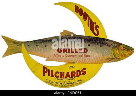 Cette publicité vintage pour Booth's Pilchards in Tomato sauce met en valeur la marque d'un produit alimentaire en conserve populaire. L'annonce a été imprimée par Lehmann Printing and Lithographing Co., reflétant les techniques publicitaires du milieu du XXe siècle. Banque D'Images