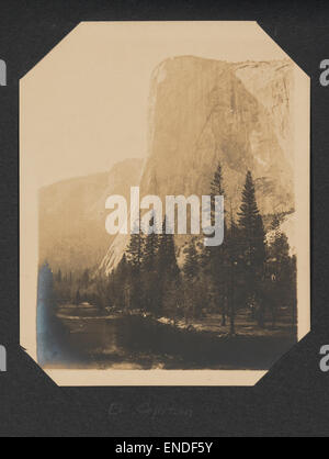 El Capitan, un massif monolithe de granit dans le parc national de Yosemite, est l'un des monuments les plus célèbres de l'Ouest américain. Cette imposante formation rocheuse attire des grimpeurs et des photographes du monde entier, connus pour sa face verticale saisissante. Banque D'Images