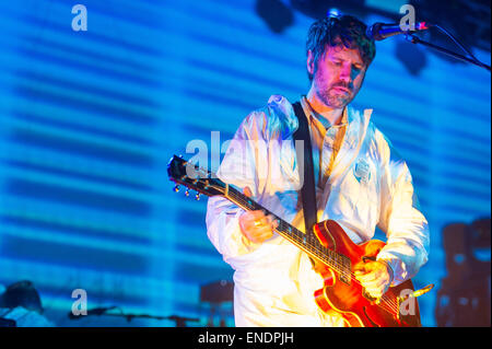 Gruff Rhys - Super Furry Animals effectuant à Cardiff en Mars 2015. Banque D'Images