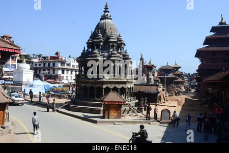 Lalitpur, Prabhat Kumar Verma/Pacific Press. 06Th Mai, 2015. Vue de Patan Darbaar square à Lalitpur. Lalitpur, est l'une des ville qui a été touchée par le séisme, il y avait un dommage considérable mais la plupart des bâtiments étaient encore intacts. Le Népal 2015 tremblement de terre qui a tué plus de 7 000 personnes et blessé plus de deux fois plus nombreux, le 25 avril, avec un moment de grandeur 7.8. © Prabhat Kumar Verma/Pacific Press/Alamy Live News Banque D'Images