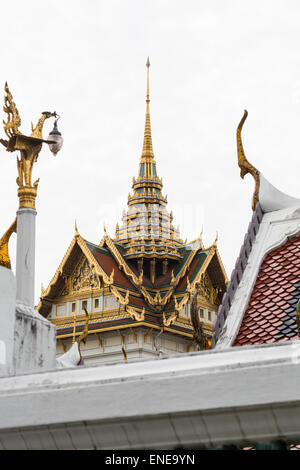 Le Dusit Maha Prasat Hall, Grand Palais et Wat Phra Kaeo, Bangkok, Thaïlande, Asie Banque D'Images