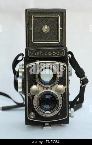 Yashica 635 double lentille appareil photo de format moyen Banque D'Images