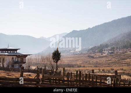 Terres agricoles de la vallée de Phobjikha, Bhoutan, Asie de l'Ouest Banque D'Images