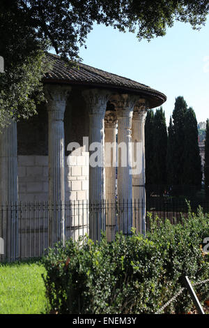 L'Italie. Rome. Le temple circulaire d'Hercule Victor (autrefois pensé pour être un Temple de Vesta). Construit au deuxième siècle av. Banque D'Images