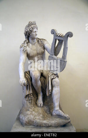 Apollo avec Lyre. Statue romaine. Musée National Romain. Palazzo Altemps. Rome. L'Italie. Banque D'Images