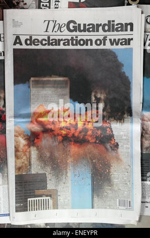 Le journal The Guardian, un quotidien britannique, à la suite des attaques terroristes aux États-Unis le 11 septembre 2001. Banque D'Images