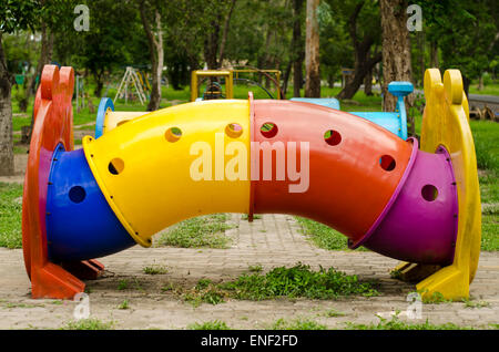 Manèges pour l'aire de jeux pour enfants Banque D'Images