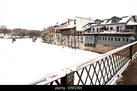 Elora (Ontario) en hiver avec vue sur la rivière Banque D'Images