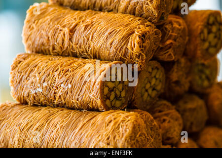 Sweet turc baklava, également bien connu dans la région de Moyen-Orient. Banque D'Images