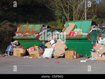 Recyclage débordant de sauts Banque D'Images