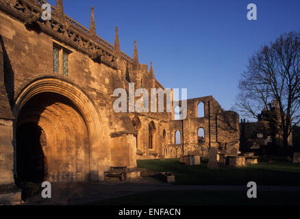 L'Abbaye de Malmesbury. Le Wiltshire est un comté situé dans l'ouest de l'Angleterre et bénéficie d les anciens monuments de Stonehenge et Avebury. Banque D'Images