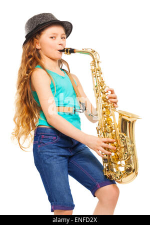 Smiling girl with hat playing saxophone alto Banque D'Images