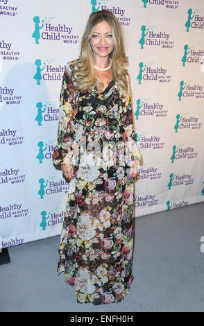 Sain sain de l'enfant maman du monde sur une mission 6th annual awards & gala à la London Hotel - Rebecca Gayheart avec des arrivées : où : Los Angeles, California, United States Quand : 29 Oct 2014 Banque D'Images