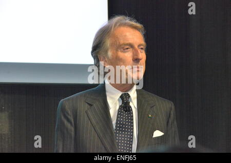 Milan. 4 mai, 2015. Le président d'Alitalia Luca Cordero di Montezemolo parle lors d'une conférence de presse à Milan le 4 mai 2015. Compagnies aériennes nationales de l'Italie Alitalia le lundi a présenté un nouveau service sans escale entre Milan et Shanghai dans l'est de la Chine. © Song Jian/Xinhua/Alamy Live News Banque D'Images