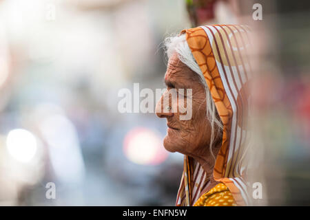 Une femme âgée, portrait, Udaipur, Rajasthan, Inde Banque D'Images