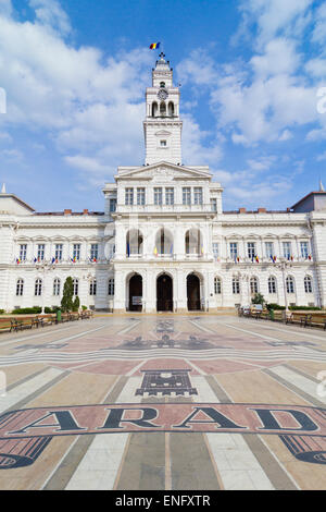 Arad, carré, blanc, ville, voyage, européen, monument, Roumanie, vieux, personnes, hall, crişana, bâtiment, architecture, ville, touris Banque D'Images