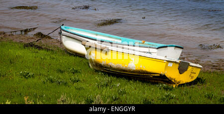 Bateaux de plaisance colorés au Wells Next the Sea Norfolk.Angleterre Banque D'Images