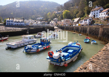 Le port de Lynmouth Devon dans une gorge au-dessous de Lynton. Appelée "Petite Suisse" par les Victoriens Banque D'Images