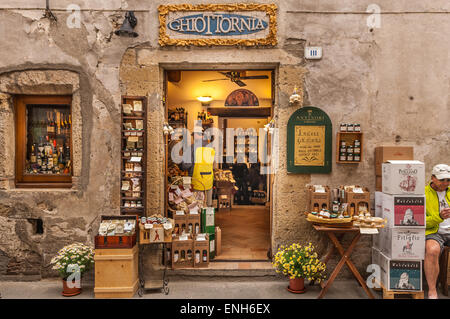 Marché italien, Ghiottornia, à Pitigliano, Province de Grosseto, Toscane, Italie Banque D'Images