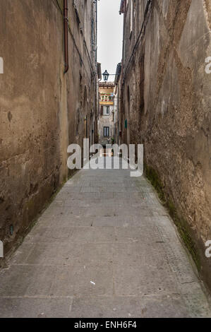 Pierre ruelle étroite, à Pitigliano, Italie Banque D'Images