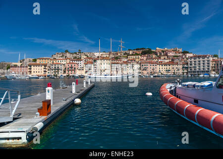 Panorama de Porto Azzurro sur l'île d'Elbe, Italie Banque D'Images