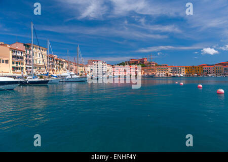 Panorama de Porto Azzurro sur l'île d'Elbe, Italie Banque D'Images