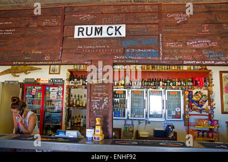 Au bar à talon bleu Pub dans Kynuna, dit être la pub où le swagman dans Waltzing Matilda a eu sa dernière bière Banque D'Images