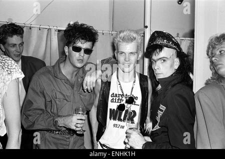 Boutique de mode Ace, King's Road, Chelsea détient une partie pour son show-biz les clients. Steve Strange, Billy Idol et Paul Tok. 25 septembre 1982. Banque D'Images