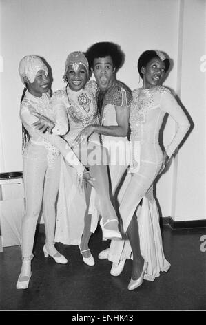 "Boney M" groupe de danse à Hambourg, en Allemagne, après l'exécution. 14 novembre 1978. Banque D'Images