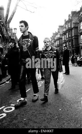 Punk Rockers mars à Londres. 3e février 1980. Banque D'Images