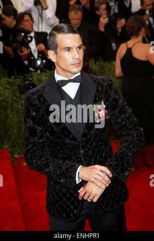 Torero espagnol Jose Maria Manzanares assiste au Gala Costume Institute 2015 bénéfice célébrant l'exposition 'China : Through the Looking Glass" au Metropolitan Museum of Art de New York, USA, le 04 mai 2015. Photo : Hubert Boesl/DPA - AUCUN FIL SERVICE - Banque D'Images