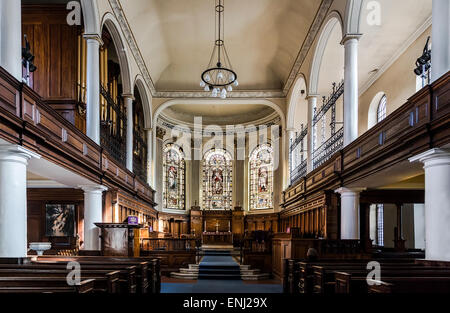 Une vue dans l'église St.Ann à Manchester. Banque D'Images